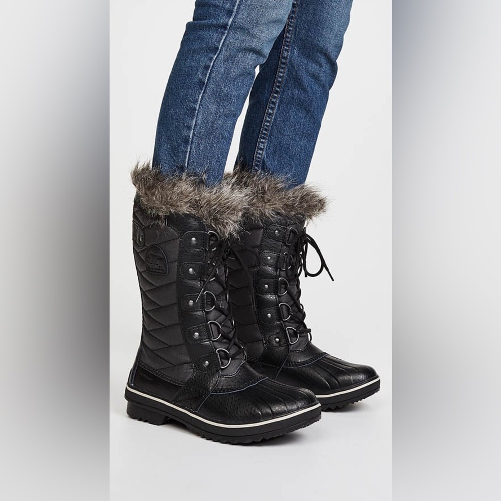 NWOT! Women’s Sorel Tofino II Black Snow/Rain Boots w/Grey Faux Fur Trim Sz 8